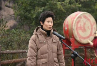 龙虎山景区象鼻山"戴口罩"申吉尼斯纪录