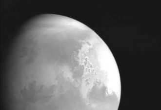 中国天问一号传回首幅火星图像 影像清晰