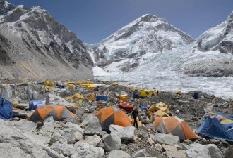 两印度人晒照称登顶珠峰 被尼泊尔揭穿