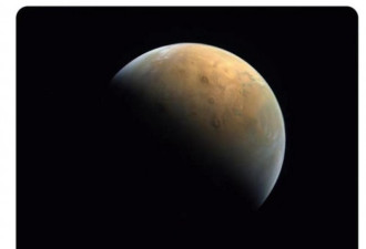 阿联酋火星探测器发回第一张火星照片