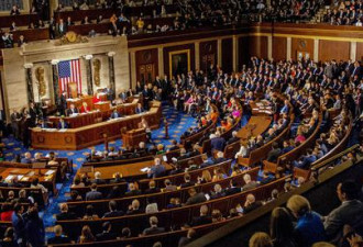 美众议院投票通过拜登1.9万亿美元经济救助计划