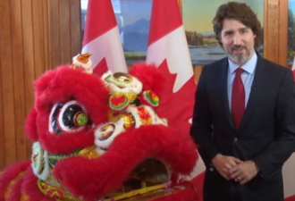 加拿大总理杜鲁多为瑞狮点睛 共庆农历新年