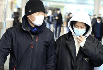 那英夫妻罕见情侣装当众亲密