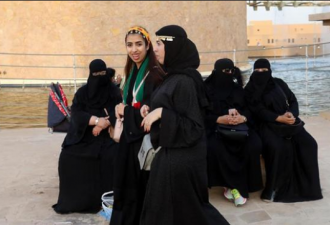 沙特允许女性网上报名参军：可进入多个军种