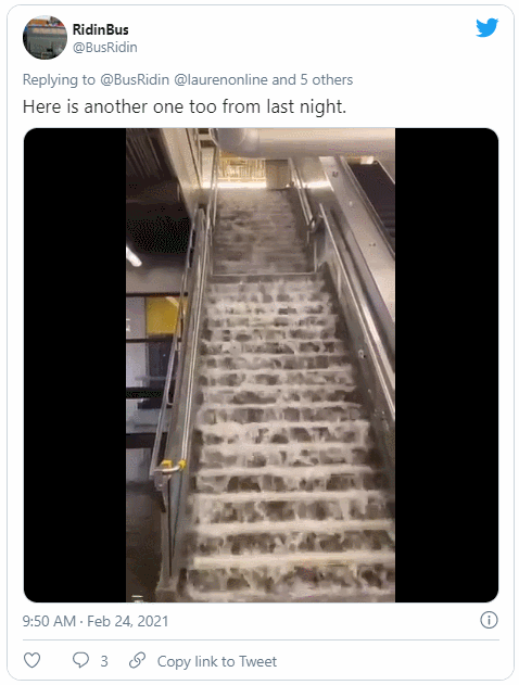 惊人！STC地铁站突发大水！楼梯秒变瀑布！