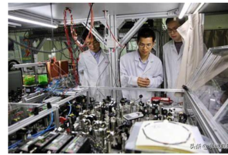 量子芯片可不用光刻机？中美标准之争又打响