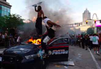 英布里斯托暴力抗议,示威者放火烧警车