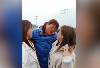 她刷短视频竟刷出跟自己一模一样的姐妹