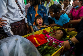 活在缅甸军方暴行中的人们被当人体肉盾