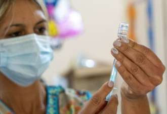 阿根廷总统接种两针俄罗斯疫苗后染上新冠病毒