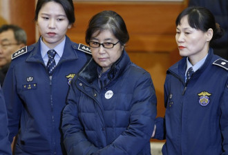 朴槿惠闺蜜崔顺实控告被看守所员工骚扰
