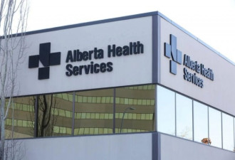 加拿大两岁男孩患罕见疾病，申请救助金被拒