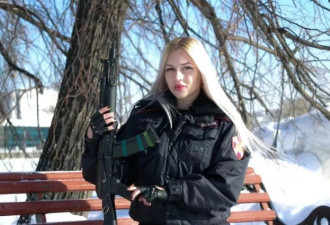 俄罗斯最美女兵前凸后翘，却因一段视频被开除