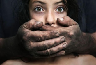 遭强奸后，印度16岁女孩和加害者捆在一起游街