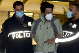 纽约反亚裔者辱骂便衣警察被捕 前科累计24次