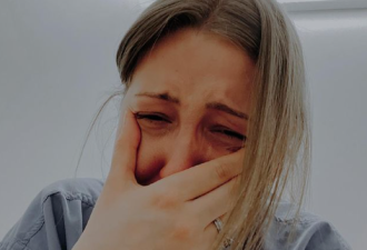 加拿大女护士崩溃：一张痛哭照片，登上头条！