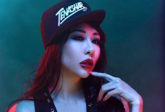 新加坡性感女DJ二进宫又被判18个月，吸毒！
