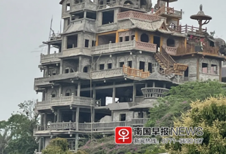 农民斥1500万建怪楼 集世界各地建筑风格…