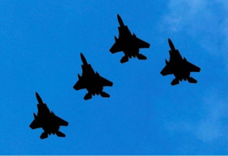 美国参议员庆祝空军生日 误用俄军机照片