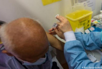 疫苗换取自由？为何香港人不愿接种？