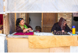 乌兹别克斯坦：对外出口新娘 对内强制绝育