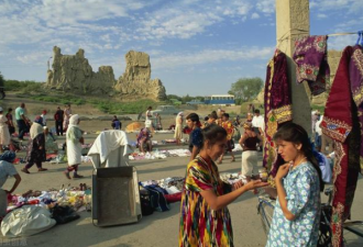 乌兹别克斯坦：对外出口新娘 对内强制绝育