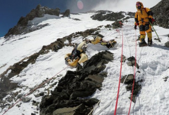 两名珠峰登山者下山时因“体能衰竭”不幸去世