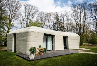 荷兰老夫妻搬入欧洲首栋3D打印屋 这房型5天建