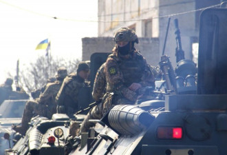 乌克兰军队在南部地区举行反登陆突袭演习