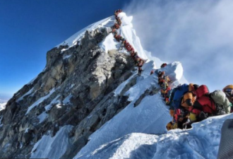 中国停止2021年春季珠峰北坡登山活动