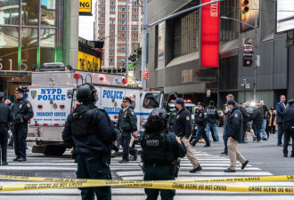 纽约枪击案4岁童中弹 女警狂奔救人画面曝光
