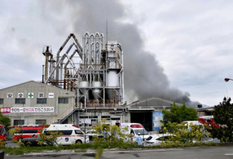 日本福岛一家化工厂爆炸 附近人员在家中躲避