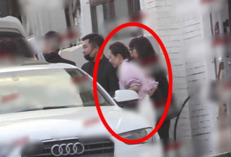 章母带俩外孙探班章子怡 小儿子长相曝光
