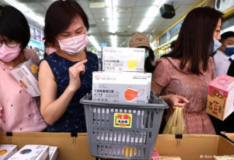 台湾续升抗疫措施 专家：未来两周是关键期