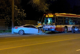 司机北约克撞TTC巴士受重伤