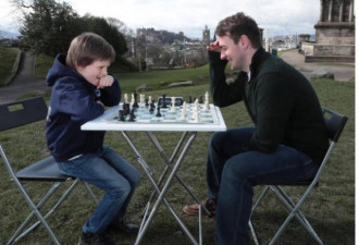 不可思议！ 10岁神童击败国际象棋大师