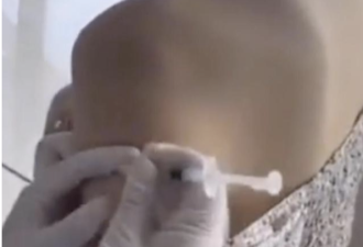 致敬关羽？中国打疫苗成秀场 美女纷纷露胸露肩