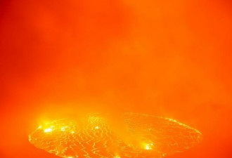 刚果遭遇火山爆发，整个天都被烧红 像魔戒场景