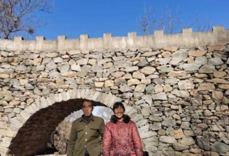 山村神仙爱情:丈夫5年间背2万多块石头为妻造桥