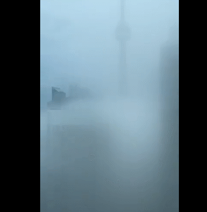 多伦多今晨被大雾笼罩宛如仙境！雷暴已在路上