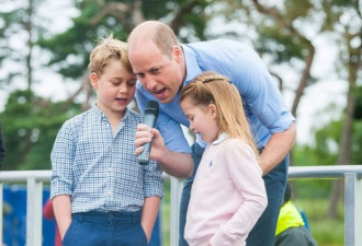 威廉带儿女亮相 乔治小王子身高已到爸爸胸口