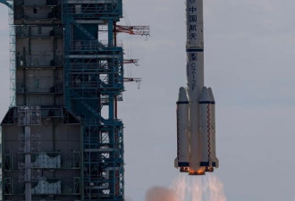 神舟13号飞船也已待命 网友：火箭都能下饺子？