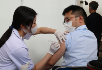亚太国家加速施打，新冠疫苗接种速度超车美国