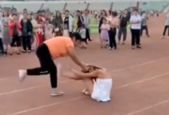 穿着太清凉，中国一年轻女子跳舞被大妈殴打