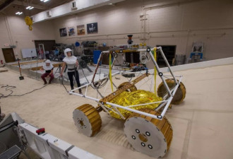 NASA正向月球发送一个极地寻水探测器VIPER