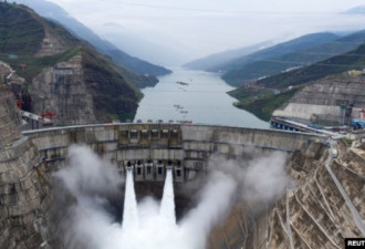 被指破坏社区和环境 中国巨型水电站准点发电