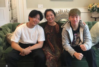 陈坤19岁独子晒照庆祝毕业 中分发型不像00后