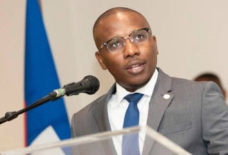 海地总统遇刺:民众穷到吃土 泥饼图曝 吃完胃痛