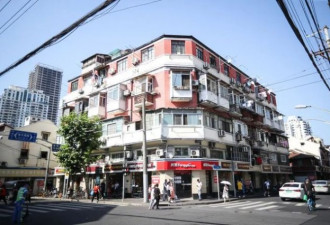 上海最窄20厘米纸片楼住40户成网红 网友服了