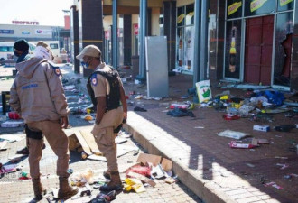 南非爆发27年来最致命骚乱事件:已致45人死亡